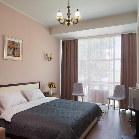Art Hotel Кишинів Екстер'єр фото